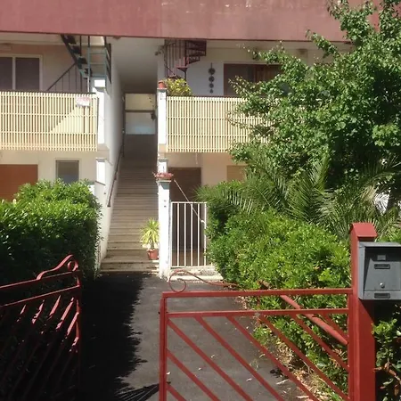 بيت للعطل Villaggio Ippocampo